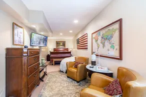 Full in-law suite w/ amenities in a historic town - Image 5