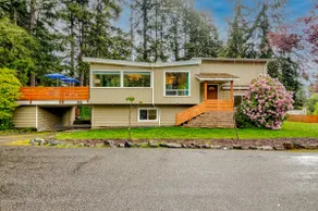 Mid-Century Modern House w/Tiki Room & Hot Tub - Image 2