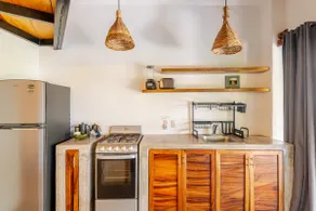 Loft steps from the beach: A/C, pool, starlink - Image 4