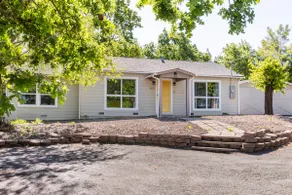Modern, Quiet House at Perfect Downtown Location - Image 2