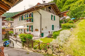 ”Fiore Dell'Alpe” Mountain Style Apt. - Image 4