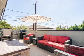 Clean Penthouse with Balcony - Image 3