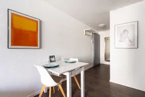 Stylish & Cozy Central Studio Ideal for Long Stays - Image 2