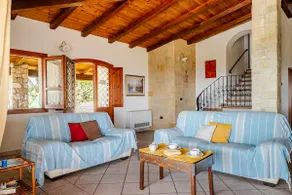 House with garden and beautiful sea view - Image 4
