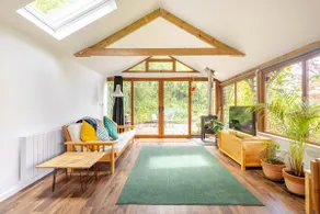 Self Contained One Bedroom Cornish Chalet - Image 2