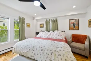 Short walk to town Sleeps 11 - Charming Remodeled - Image 4