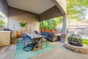 Big Tulsan- 6BR-8 Beds-Heated Pool-Game Room-BBQ - Image 4