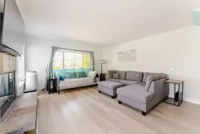 Private 1 bedroom townhouse w/fireplace and patio! - Image 2