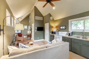 Secluded Studio @ Zilker - King Bed, Bright & Airy - Image 5