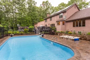 Timber Cottage -studio guest house, pet friendly. - Image 3