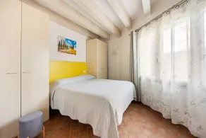 House in the center of Castelnuovo with a view . - Image 5