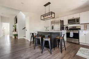 Amazing spacious balcony home in Fountain Square. - Image 2