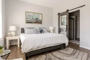 Amazing spacious balcony home in Fountain Square. - Image 4