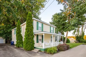 Lucky Little Lake House - Heart of Sylvan Beach - Image 2