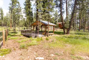 Firepit|Cozy Log Home|Sleeps 10|Dogs Welcome - Image 4