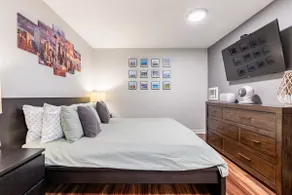 Modern studio with hot tub and patio access  - Image 3