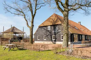 Large rural holiday home with 14 rooms - Image 2