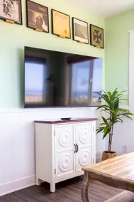 A Delightful Beach Loft with Panoramic Ocean View - Image 2