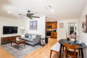 Charming 2BR Townhouse in Historic Neighborhood - Image 2