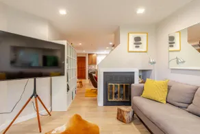 Pearl St Modern Comfort –Private Parking, Terrace - Image 2