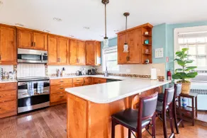 Spacious Entire Home • Free Parking • Near Philly & Universities  - Image 5
