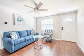 Quiet 3 bedroom home in West Jacksonville - Image 3
