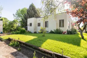Cozy 2-bed Spanish Home on the River - Image 3