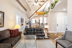 Relaxing Comfortable Waterfront Family Dock Suite - Image 3