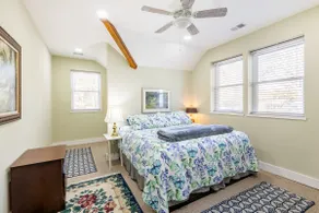 Relaxing Comfortable Waterfront Family Dock Suite - Image 4