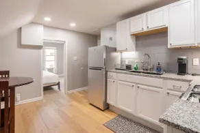 Walkable Allentown Downtown Gem with King Bed - Image 5