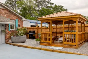 Guesthouse near Fort Jackson - Image 3