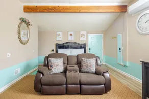Guesthouse near Fort Jackson - Image 5
