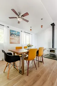 Serene Lake Ontario Waterfront Retreat - Image 3