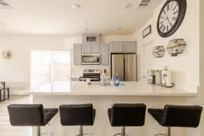 Beautiful Entire 3 bedroom Modern Home. - Image 4