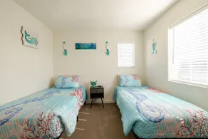 Beautiful Entire 3 bedroom Modern Home. - Image 3