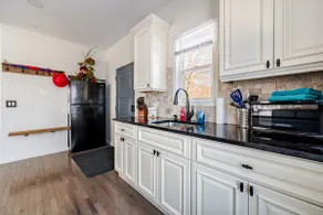 Lovely 2 Bed, 1.5 Bathroom TownHouse = ALL NEW! - Image 5