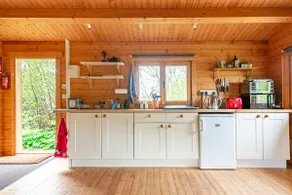 Log cabin on organic farm - Image 5