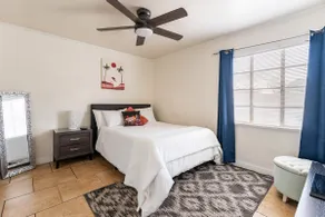 Free Parking near Strip Cozy 1Br - Image 4