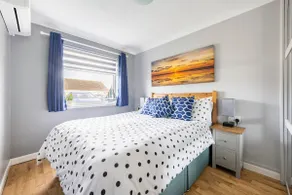 The Phoenix by the Sea- 2 bedroom flat in hunny - Image 3