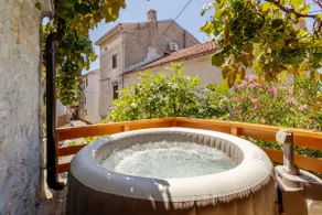 Old stone townhouse + massage pool - Image 4