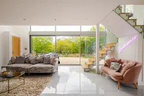 Adorable 4 bedroom annex with hot tub - Image 3