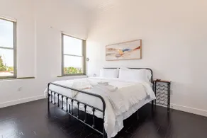 2Bed 2Bth Top Floor near Disneyland - Image 3