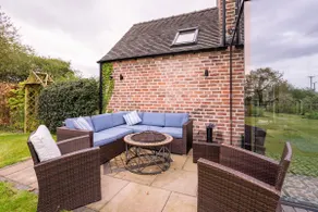Detached 3 Bedroom Coach House with Balcony & Gym - Image 5