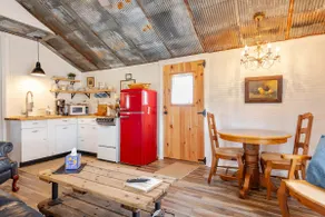 The Lawson Cabin - Image 3