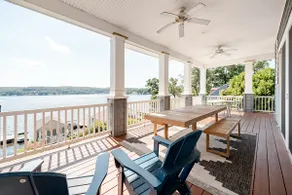 Stunning lakefront estate - Image 3