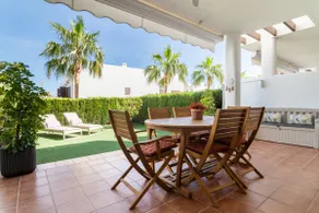 Beachfront, Hibiscus Apartment - Image 4