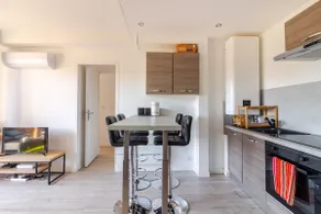 Apartment near the city center with air conditioning and terrace - Image 5