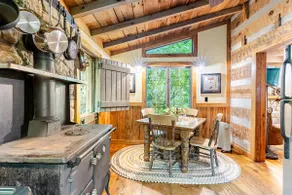 Historic Hemlock Cabin Huffman Creek Retreat WiFi - Image 4