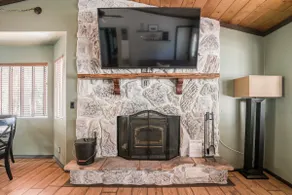 Caribou Creek Cabin|HotTub|PetFriendly|Fenced Yard - Image 5