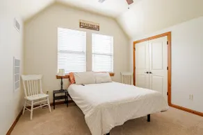 EAGLES NEST - CABIN W/ HOT TUB - Image 5
